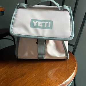 Yeti day trip lunch bag